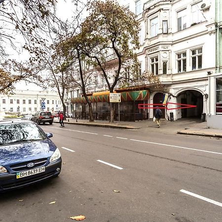 Центр Однокомнатная Просторная Квартира Улица Екатериниская Odessa Esterno foto